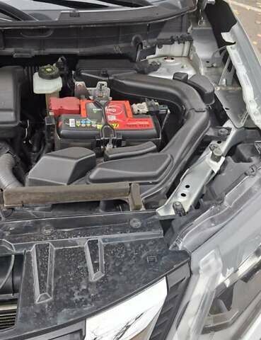 Серый Ниссан Rogue, объемом двигателя 2.49 л и пробегом 115 тыс. км за 16500 $, фото 18 на Automoto.ua