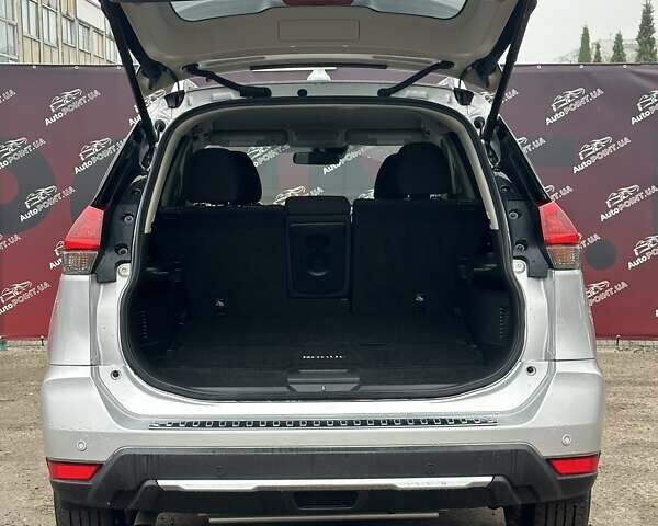 Серый Ниссан Rogue, объемом двигателя 2.5 л и пробегом 117 тыс. км за 14900 $, фото 10 на Automoto.ua