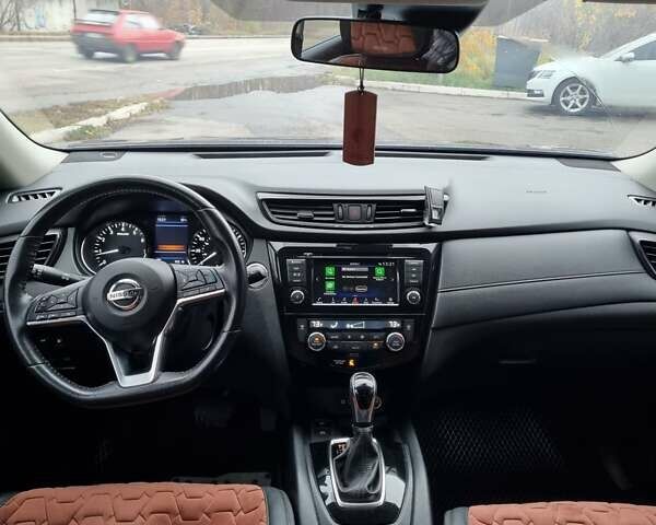 Серый Ниссан Rogue, объемом двигателя 2.49 л и пробегом 139 тыс. км за 14800 $, фото 2 на Automoto.ua