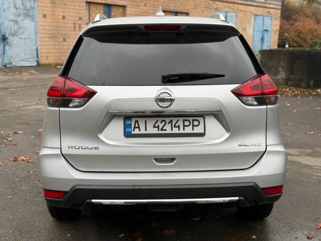 Серый Ниссан Rogue, объемом двигателя 2.5 л и пробегом 170 тыс. км за 12999 $, фото 3 на Automoto.ua