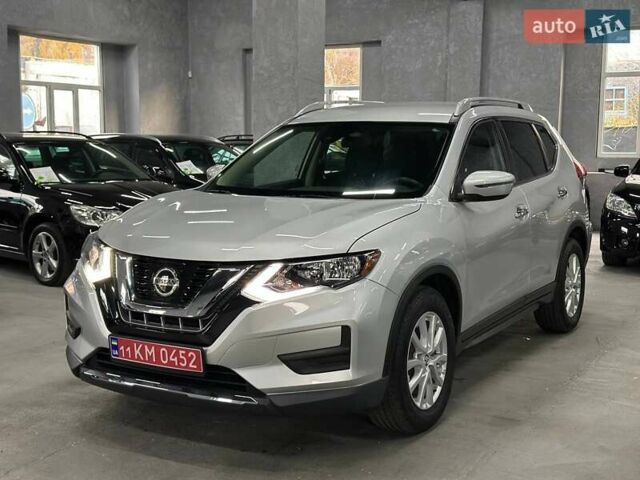 Серый Ниссан Rogue, объемом двигателя 2.5 л и пробегом 125 тыс. км за 15499 $, фото 1 на Automoto.ua