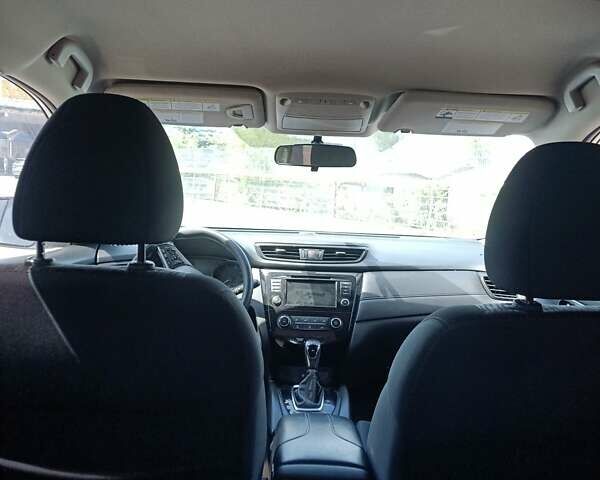 Сірий Ніссан Rogue, об'ємом двигуна 2.49 л та пробігом 150 тис. км за 14000 $, фото 11 на Automoto.ua