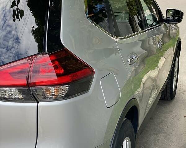 Серый Ниссан Rogue, объемом двигателя 2.5 л и пробегом 116 тыс. км за 16300 $, фото 5 на Automoto.ua