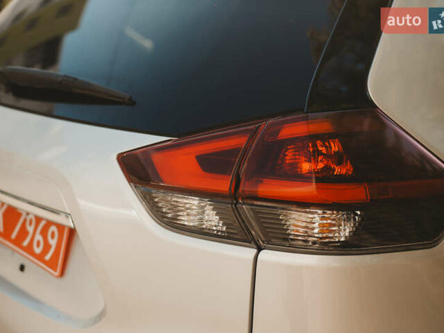 Серый Ниссан Rogue, объемом двигателя 2.5 л и пробегом 197 тыс. км за 15700 $, фото 32 на Automoto.ua