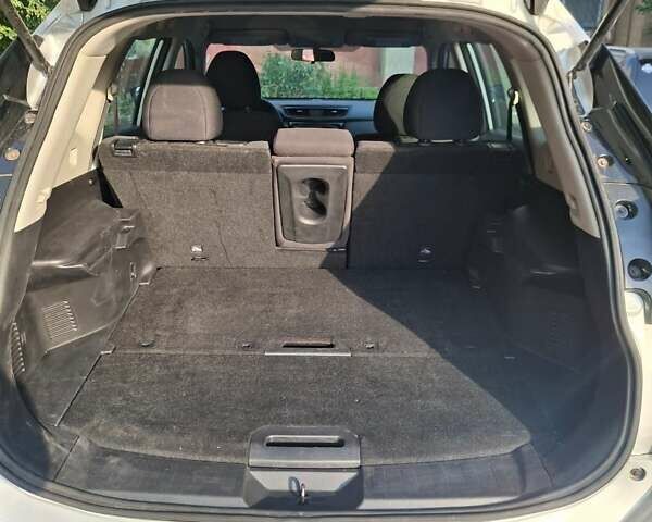 Серый Ниссан Rogue, объемом двигателя 2.5 л и пробегом 160 тыс. км за 15700 $, фото 11 на Automoto.ua