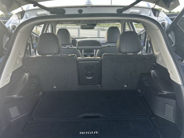 Серый Ниссан Rogue, объемом двигателя 2.49 л и пробегом 112 тыс. км за 15700 $, фото 14 на Automoto.ua