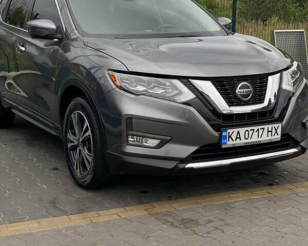 Серый Ниссан Rogue, объемом двигателя 2.49 л и пробегом 92 тыс. км за 16999 $, фото 3 на Automoto.ua