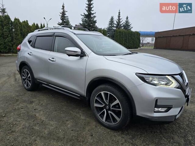 Серый Ниссан Rogue, объемом двигателя 2.49 л и пробегом 100 тыс. км за 17300 $, фото 2 на Automoto.ua