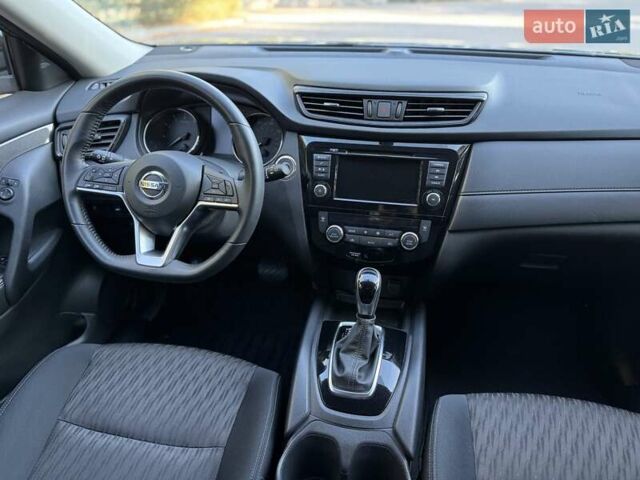 Серый Ниссан Rogue, объемом двигателя 2 л и пробегом 147 тыс. км за 15900 $, фото 10 на Automoto.ua