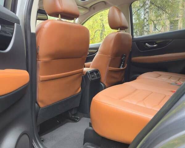 Серый Ниссан Rogue, объемом двигателя 2.49 л и пробегом 107 тыс. км за 16450 $, фото 21 на Automoto.ua