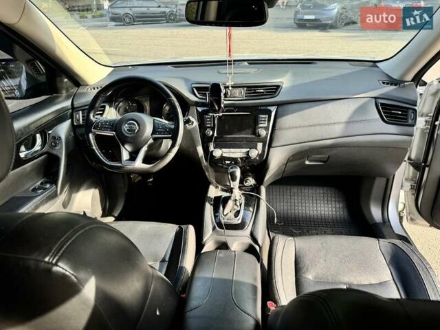 Сірий Ніссан Rogue, об'ємом двигуна 2.49 л та пробігом 250 тис. км за 13300 $, фото 10 на Automoto.ua
