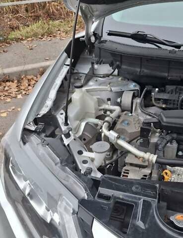 Серый Ниссан Rogue, объемом двигателя 2.49 л и пробегом 115 тыс. км за 16500 $, фото 19 на Automoto.ua