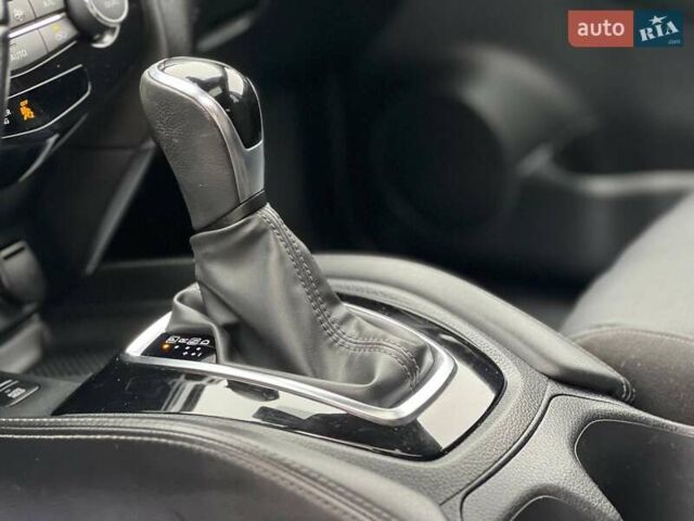 Серый Ниссан Rogue, объемом двигателя 2.49 л и пробегом 127 тыс. км за 16500 $, фото 23 на Automoto.ua