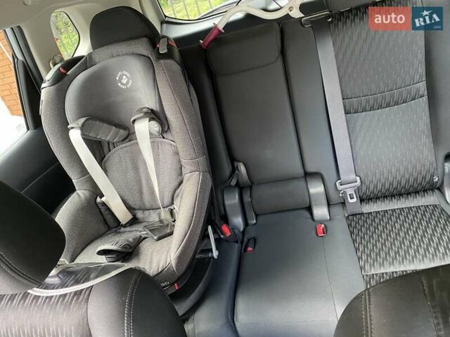 Серый Ниссан Rogue, объемом двигателя 2.5 л и пробегом 116 тыс. км за 16300 $, фото 3 на Automoto.ua