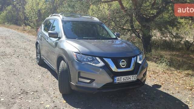 Серый Ниссан Rogue, объемом двигателя 2.49 л и пробегом 115 тыс. км за 15200 $, фото 10 на Automoto.ua