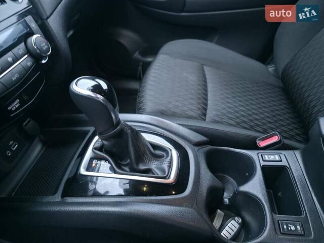 Серый Ниссан Rogue, объемом двигателя 2.49 л и пробегом 189 тыс. км за 13800 $, фото 32 на Automoto.ua