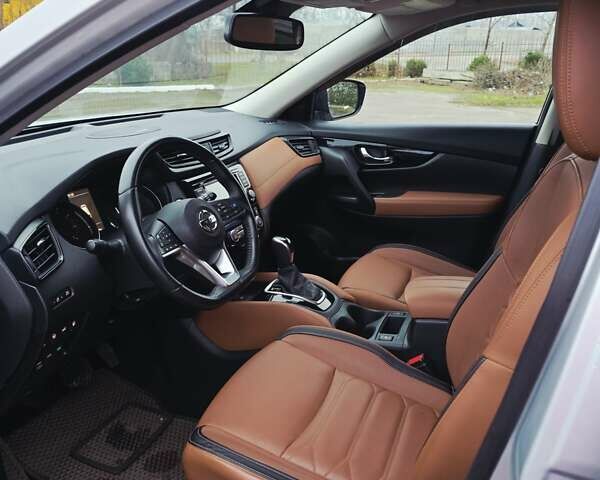 Серый Ниссан Rogue, объемом двигателя 2.49 л и пробегом 100 тыс. км за 17300 $, фото 12 на Automoto.ua