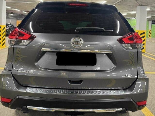 Серый Ниссан Rogue, объемом двигателя 2.5 л и пробегом 134 тыс. км за 13000 $, фото 2 на Automoto.ua