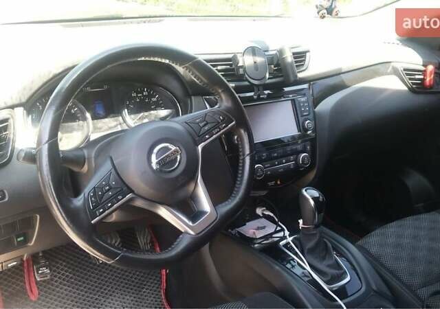 Серый Ниссан Rogue, объемом двигателя 2 л и пробегом 120 тыс. км за 16300 $, фото 3 на Automoto.ua