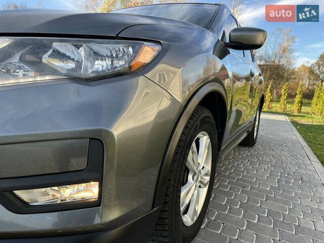 Серый Ниссан Rogue, объемом двигателя 2.49 л и пробегом 115 тыс. км за 12800 $, фото 41 на Automoto.ua