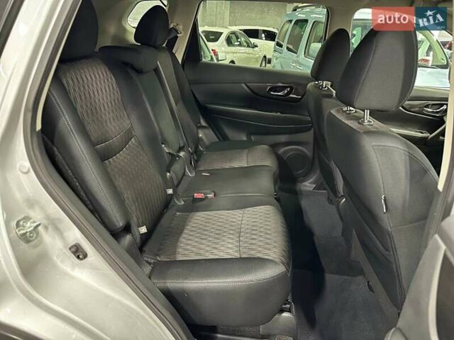 Серый Ниссан Rogue, объемом двигателя 2.5 л и пробегом 125 тыс. км за 15499 $, фото 16 на Automoto.ua