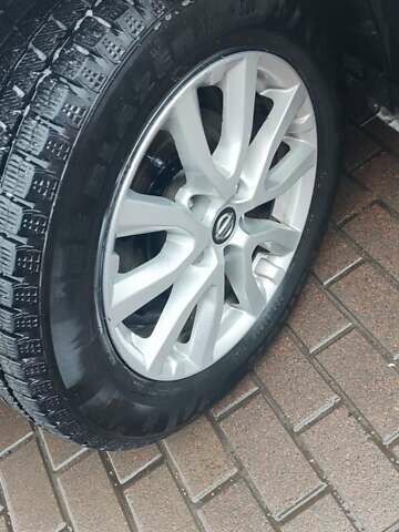 Серый Ниссан Rogue, объемом двигателя 2.49 л и пробегом 78 тыс. км за 17200 $, фото 13 на Automoto.ua