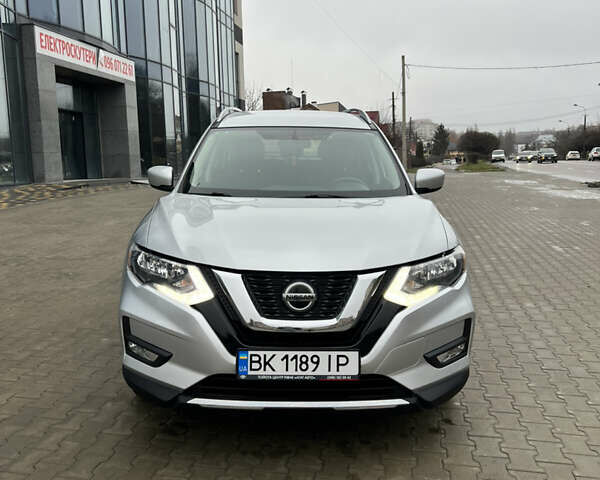 Сірий Ніссан Rogue, об'ємом двигуна 2.49 л та пробігом 143 тис. км за 13400 $, фото 3 на Automoto.ua