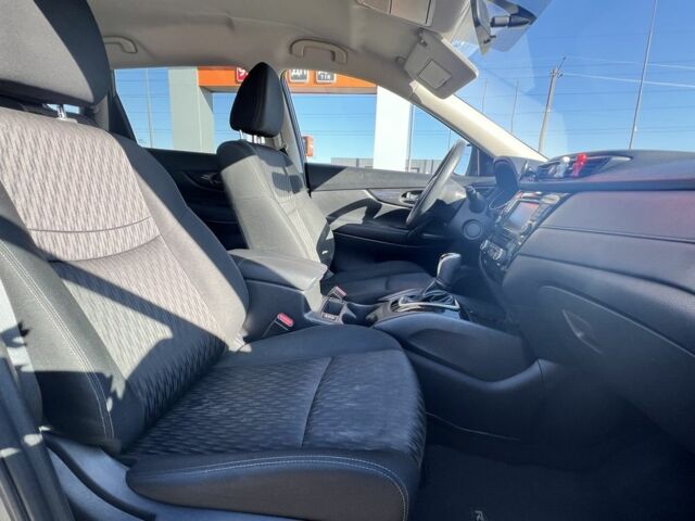 Серый Ниссан Rogue, объемом двигателя 2.5 л и пробегом 95 тыс. км за 16200 $, фото 2 на Automoto.ua