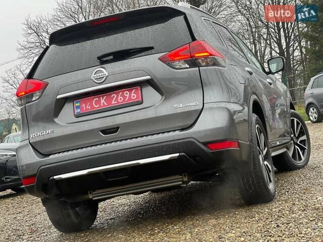 Серый Ниссан Rogue, объемом двигателя 2.49 л и пробегом 127 тыс. км за 16500 $, фото 7 на Automoto.ua