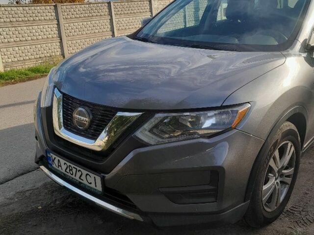 Серый Ниссан Rogue, объемом двигателя 2.5 л и пробегом 150 тыс. км за 14500 $, фото 1 на Automoto.ua