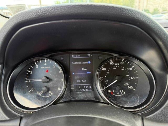 Сірий Ніссан Rogue, об'ємом двигуна 2 л та пробігом 198 тис. км за 9800 $, фото 7 на Automoto.ua