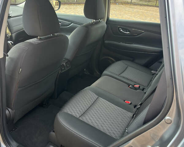 Сірий Ніссан Rogue, об'ємом двигуна 2.49 л та пробігом 120 тис. км за 14000 $, фото 16 на Automoto.ua