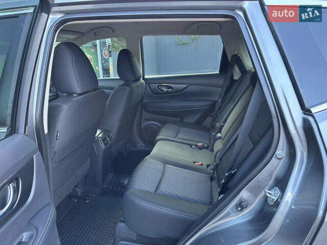 Серый Ниссан Rogue, объемом двигателя 2.5 л и пробегом 107 тыс. км за 15200 $, фото 12 на Automoto.ua