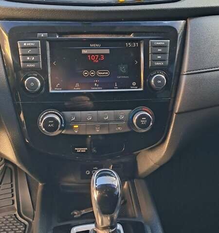 Серый Ниссан Rogue, объемом двигателя 2.49 л и пробегом 70 тыс. км за 15555 $, фото 10 на Automoto.ua