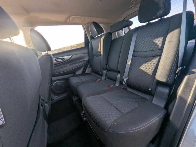 Серый Ниссан Rogue, объемом двигателя 2.5 л и пробегом 109 тыс. км за 13990 $, фото 9 на Automoto.ua