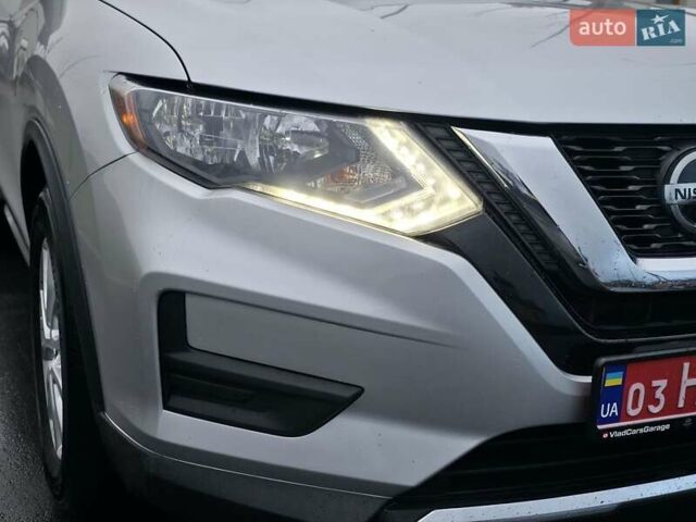 Серый Ниссан Rogue, объемом двигателя 2.49 л и пробегом 189 тыс. км за 13800 $, фото 12 на Automoto.ua