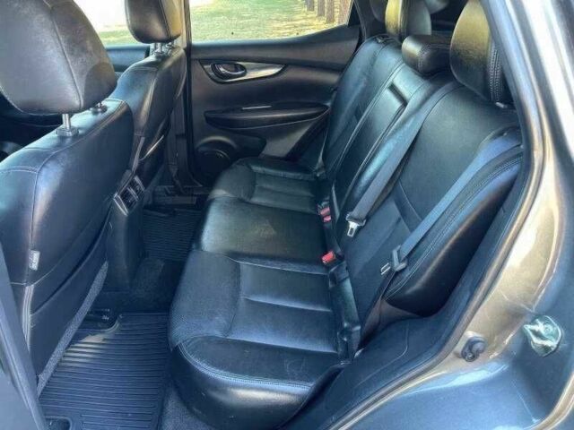 Сірий Ніссан Rogue, об'ємом двигуна 2 л та пробігом 88 тис. км за 2018 $, фото 10 на Automoto.ua