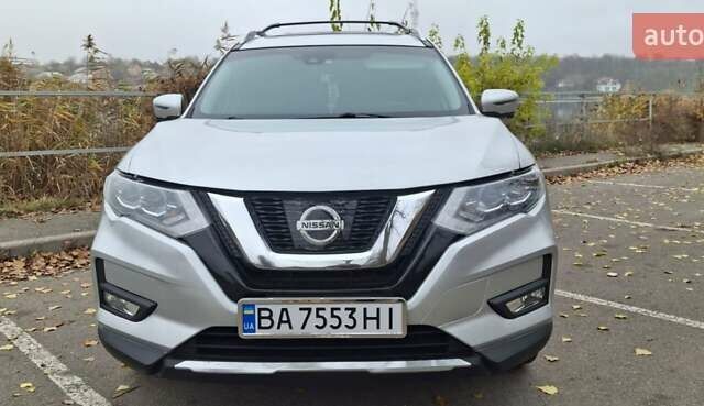 Серый Ниссан Rogue, объемом двигателя 2.49 л и пробегом 115 тыс. км за 16500 $, фото 7 на Automoto.ua