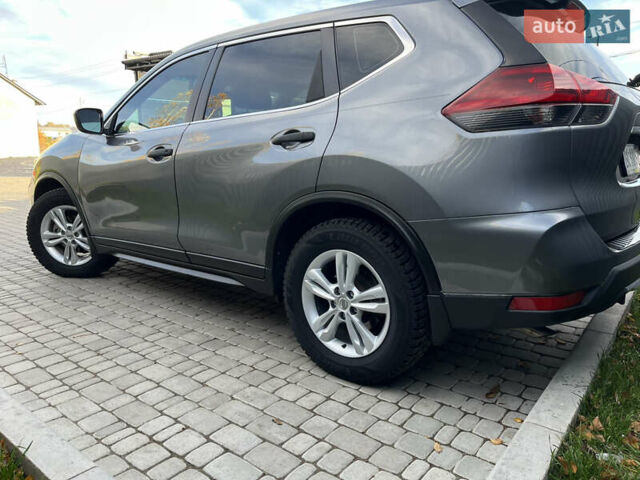 Серый Ниссан Rogue, объемом двигателя 2.49 л и пробегом 115 тыс. км за 12800 $, фото 5 на Automoto.ua