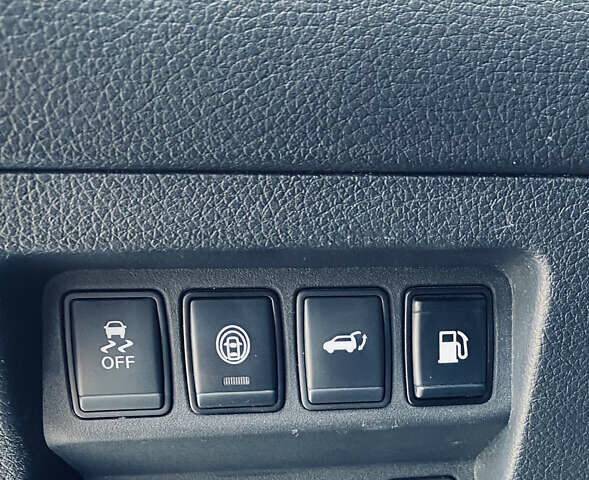 Серый Ниссан Rogue, объемом двигателя 2.49 л и пробегом 102 тыс. км за 14400 $, фото 11 на Automoto.ua