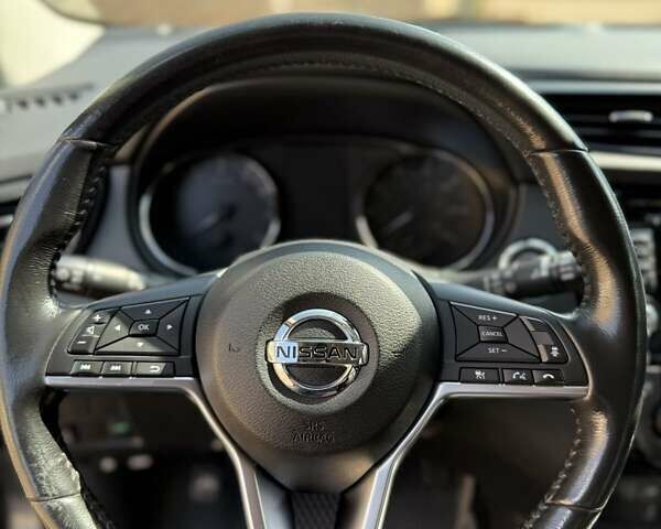 Серый Ниссан Rogue, объемом двигателя 2 л и пробегом 106 тыс. км за 16500 $, фото 23 на Automoto.ua