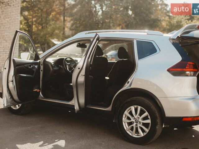 Серый Ниссан Rogue, объемом двигателя 2.5 л и пробегом 197 тыс. км за 15700 $, фото 26 на Automoto.ua