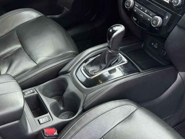 Серый Ниссан Rogue, объемом двигателя 2.5 л и пробегом 70 тыс. км за 14800 $, фото 8 на Automoto.ua