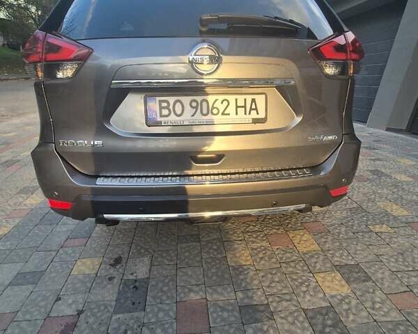 Серый Ниссан Rogue, объемом двигателя 2.49 л и пробегом 72 тыс. км за 15200 $, фото 6 на Automoto.ua