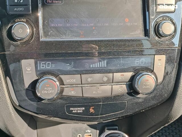 Серый Ниссан Rogue, объемом двигателя 2.5 л и пробегом 57 тыс. км за 15890 $, фото 30 на Automoto.ua