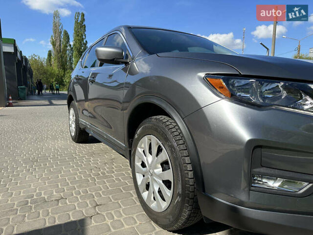 Серый Ниссан Rogue, объемом двигателя 2.5 л и пробегом 107 тыс. км за 15200 $, фото 25 на Automoto.ua