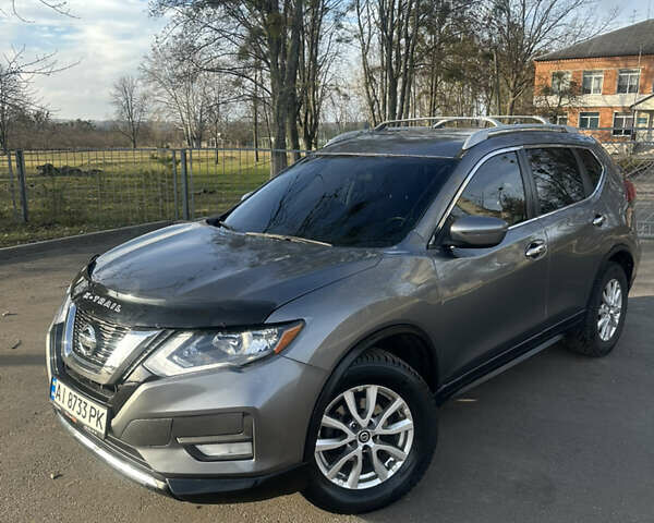 Сірий Ніссан Rogue, об'ємом двигуна 2.49 л та пробігом 135 тис. км за 12500 $, фото 10 на Automoto.ua