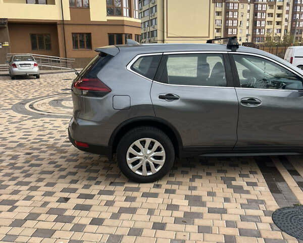 Сірий Ніссан Rogue, об'ємом двигуна 2.49 л та пробігом 120 тис. км за 14000 $, фото 7 на Automoto.ua