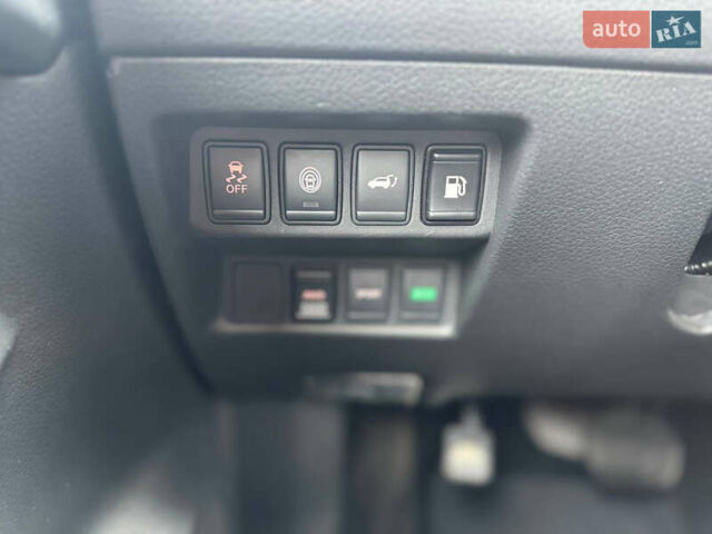 Сірий Ніссан Rogue, об'ємом двигуна 2.49 л та пробігом 61 тис. км за 16800 $, фото 17 на Automoto.ua