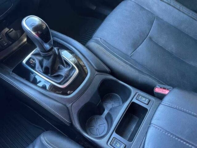 Сірий Ніссан Rogue, об'ємом двигуна 2 л та пробігом 88 тис. км за 2018 $, фото 13 на Automoto.ua